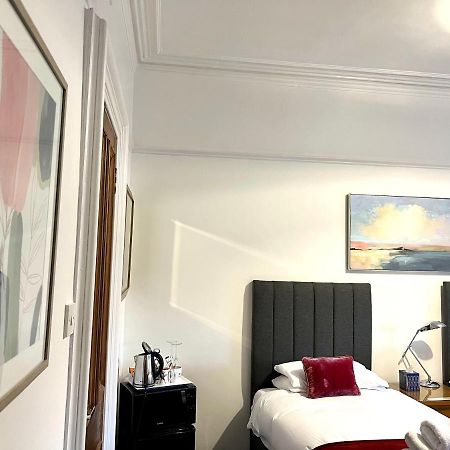 Bythesea Guest House Еър Екстериор снимка