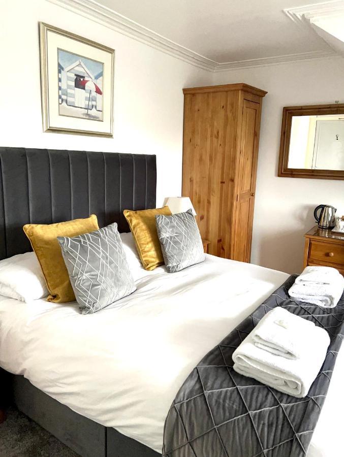 Bythesea Guest House Еър Екстериор снимка