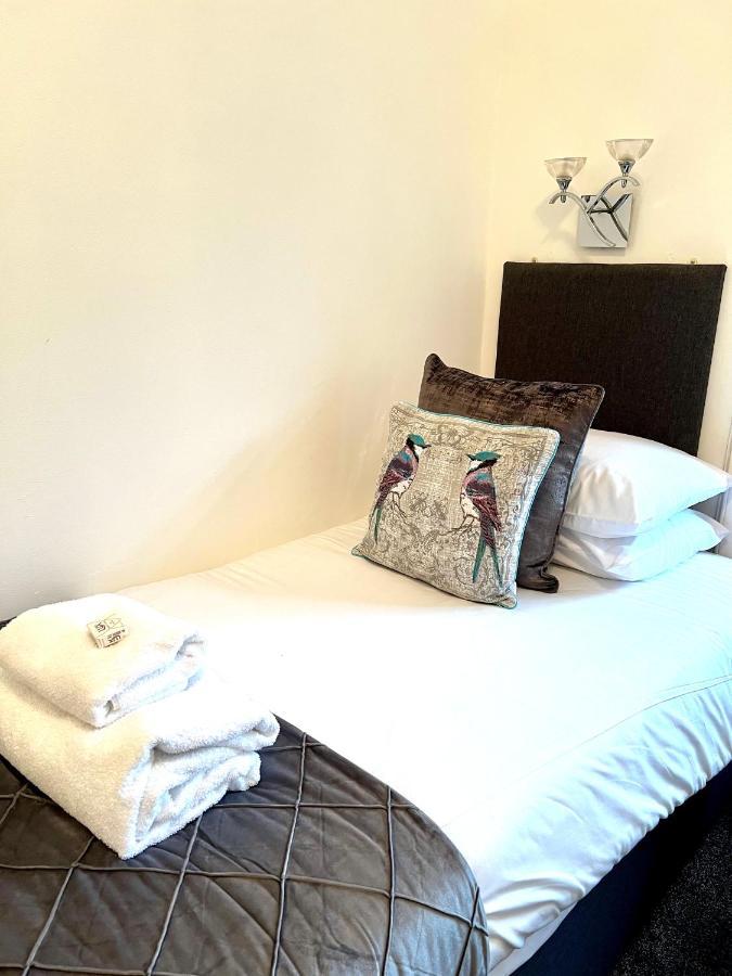 Bythesea Guest House Еър Екстериор снимка