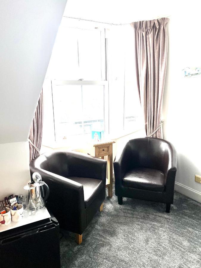 Bythesea Guest House Еър Екстериор снимка