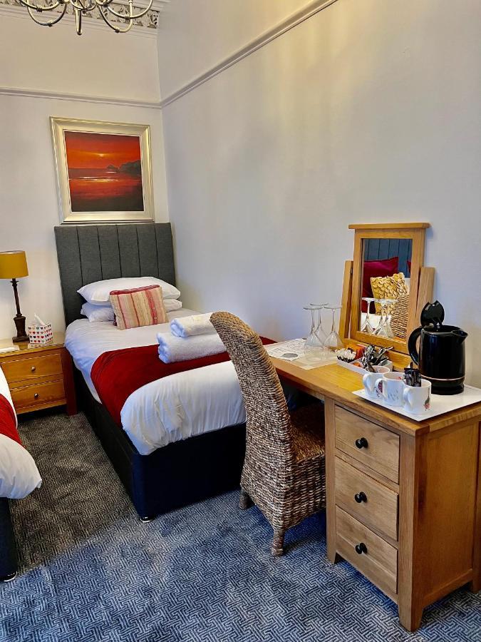 Bythesea Guest House Еър Екстериор снимка