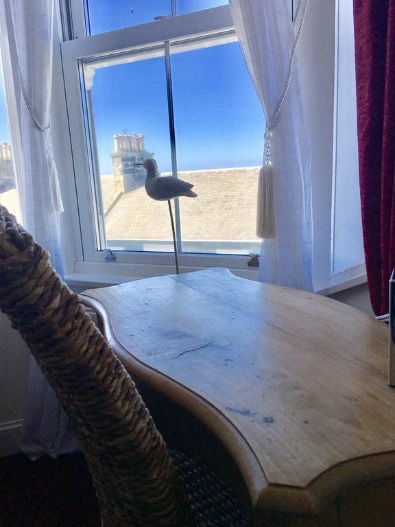 Bythesea Guest House Еър Екстериор снимка